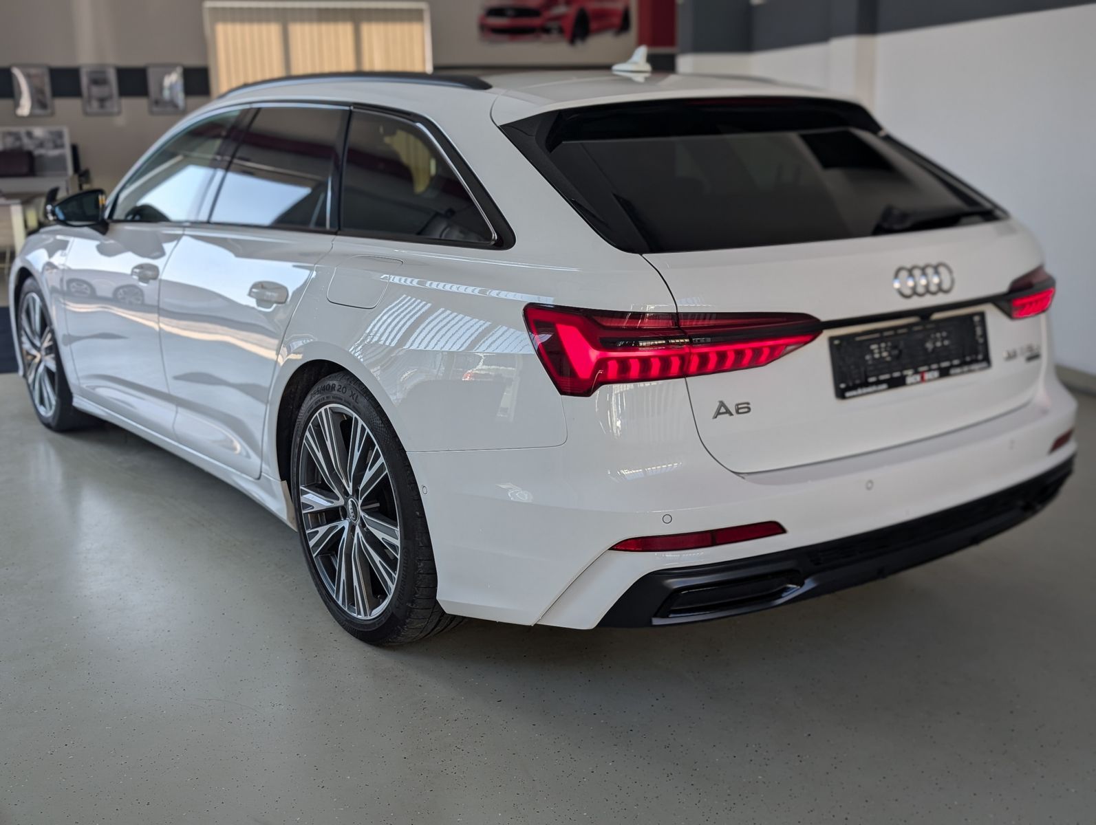 Fahrzeugabbildung Audi A6 55 TFSI e quat 3x S-Line MATRIX PANO 4xKlima