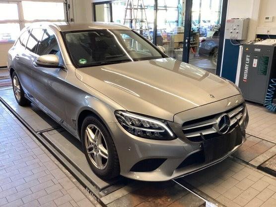 Mercedes-Benz C 220 d/LED/AHK/R-KAMERA/SHZ/NAVI/TEMPOMAT