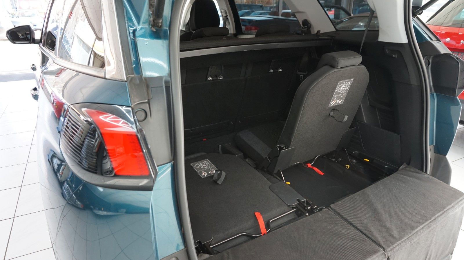 Fahrzeugabbildung Peugeot 5008 Active Business 7 Sitzer Scheckheftgepflegt