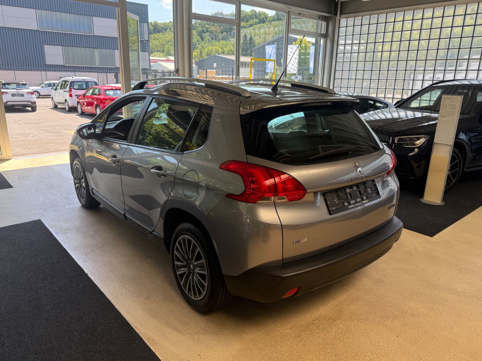 Fahrzeugabbildung Peugeot 2008 Active