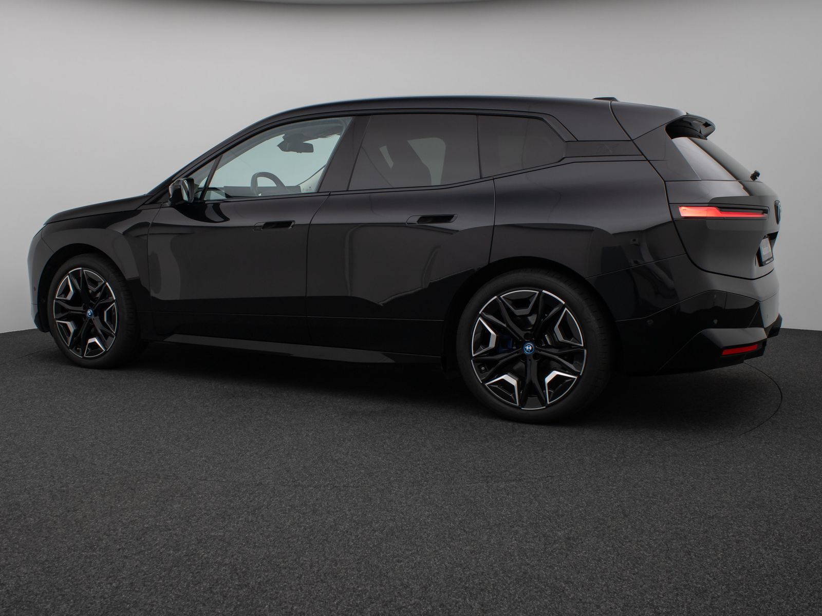 Fahrzeugabbildung BMW iX xD40 Kamera DAB H/K ACC Komfort Sport 22Zoll
