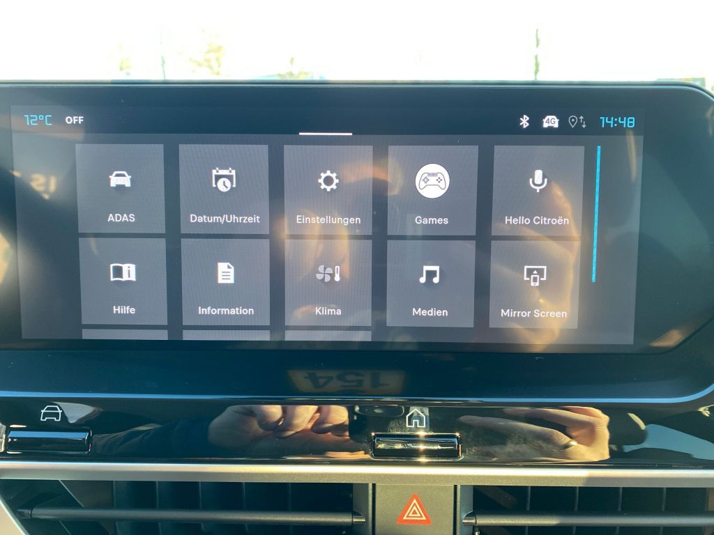 Fahrzeugabbildung Citroën C4 Hybrid 145 Automatik MAX *Winter+Techno-Pak*