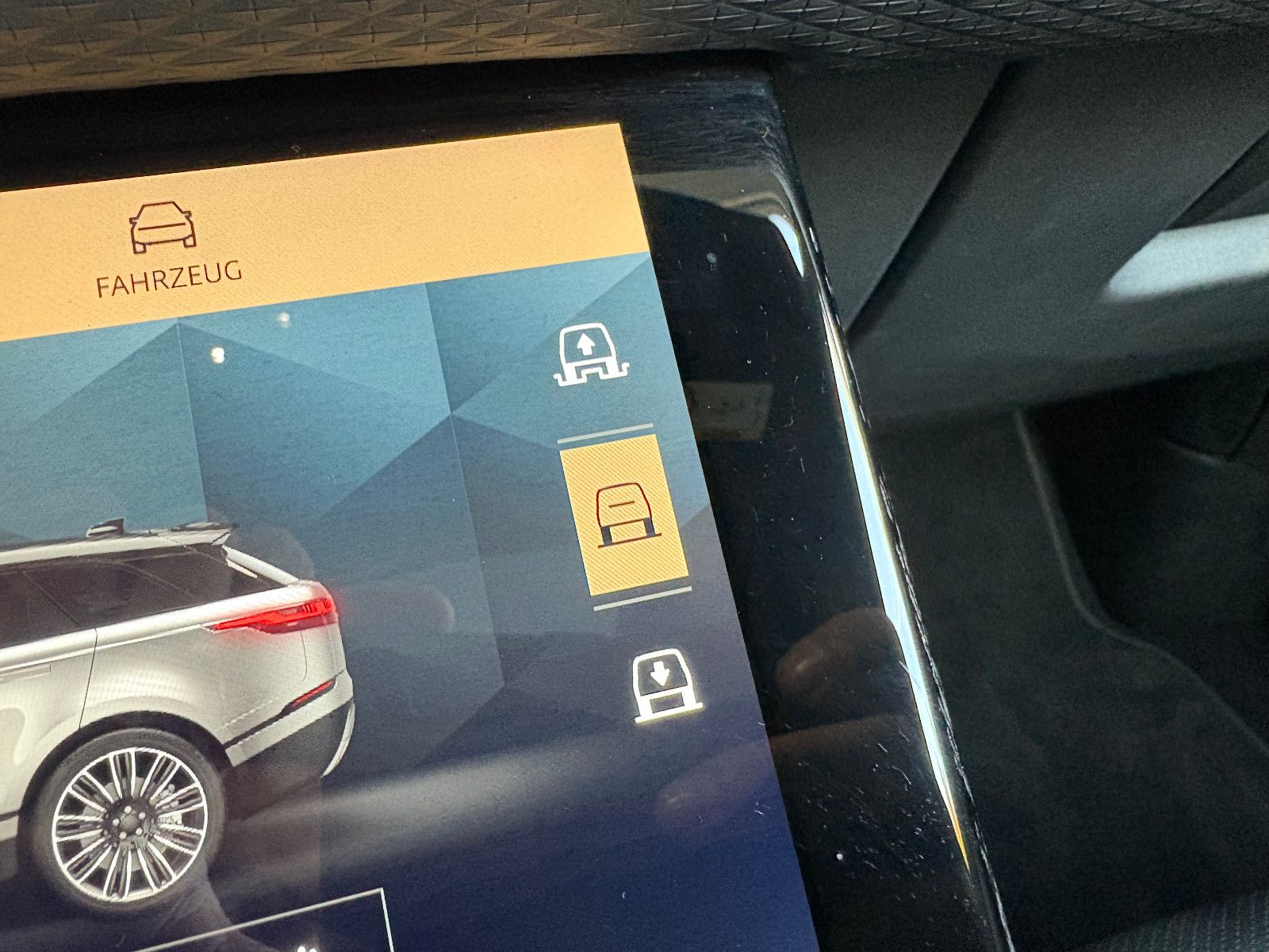 Fahrzeugabbildung Land Rover Range Rover Velar/R-DYNAMIC/PANO/HEAD-UP/ACC