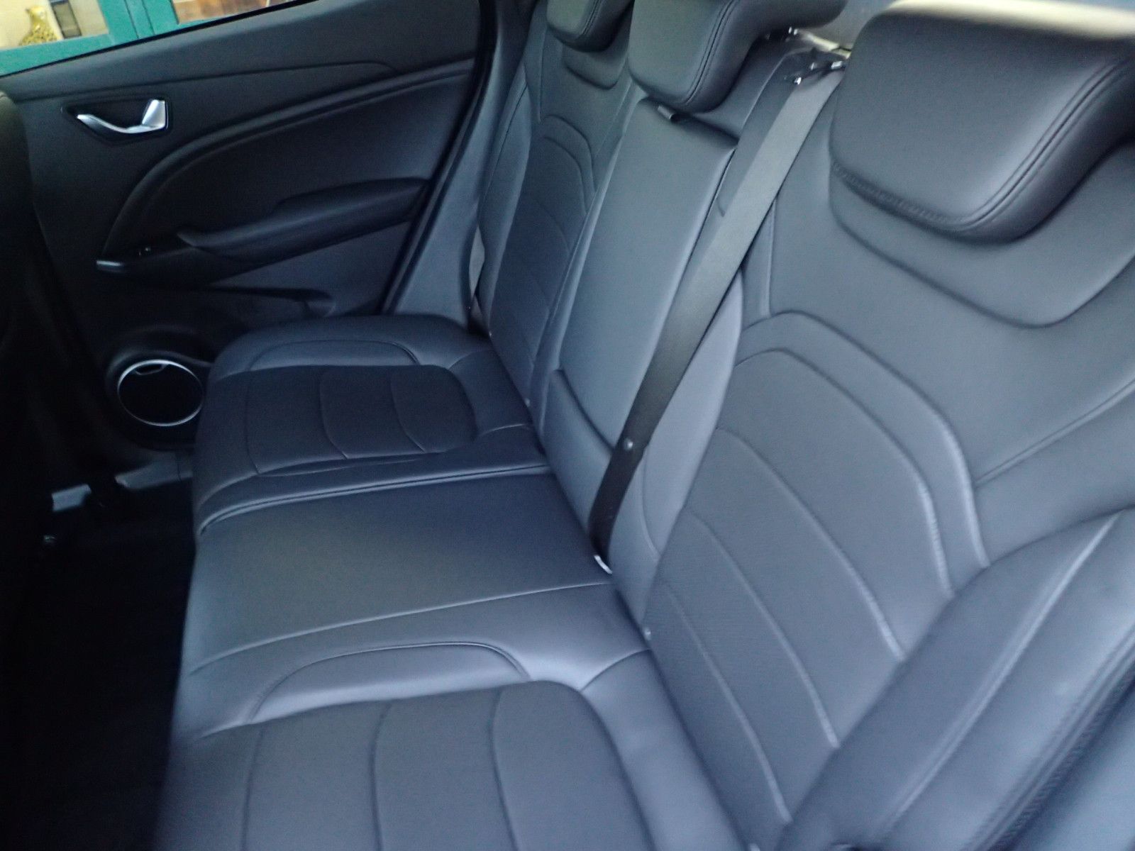 Fahrzeugabbildung Seres 3