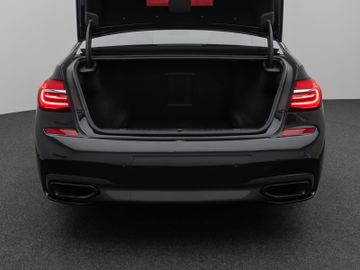 Fahrzeugabbildung BMW 750i xD M Sport 360°Laser Glasdach HUD DAB H/K