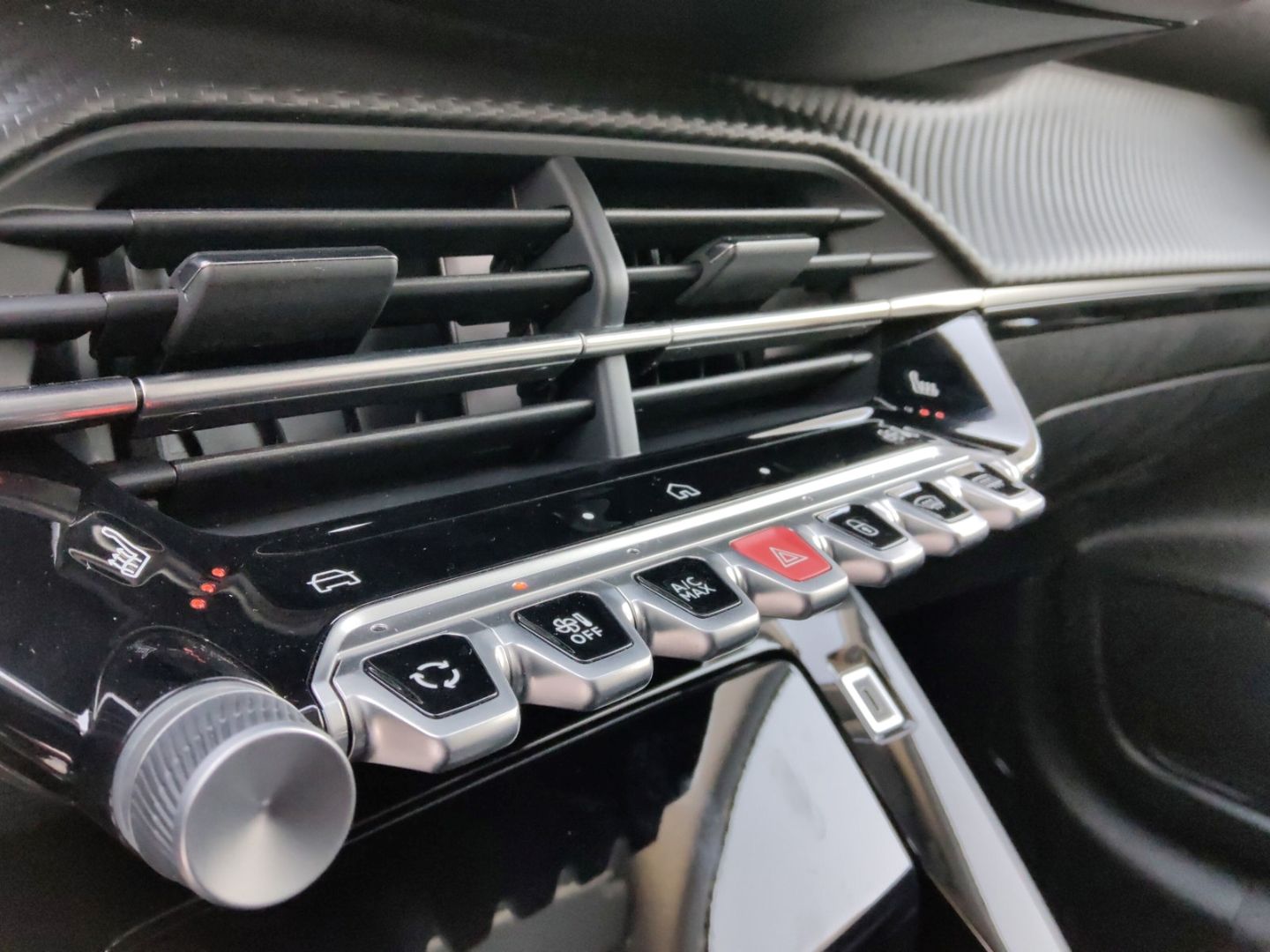 Peugeot 208 - Bild 11