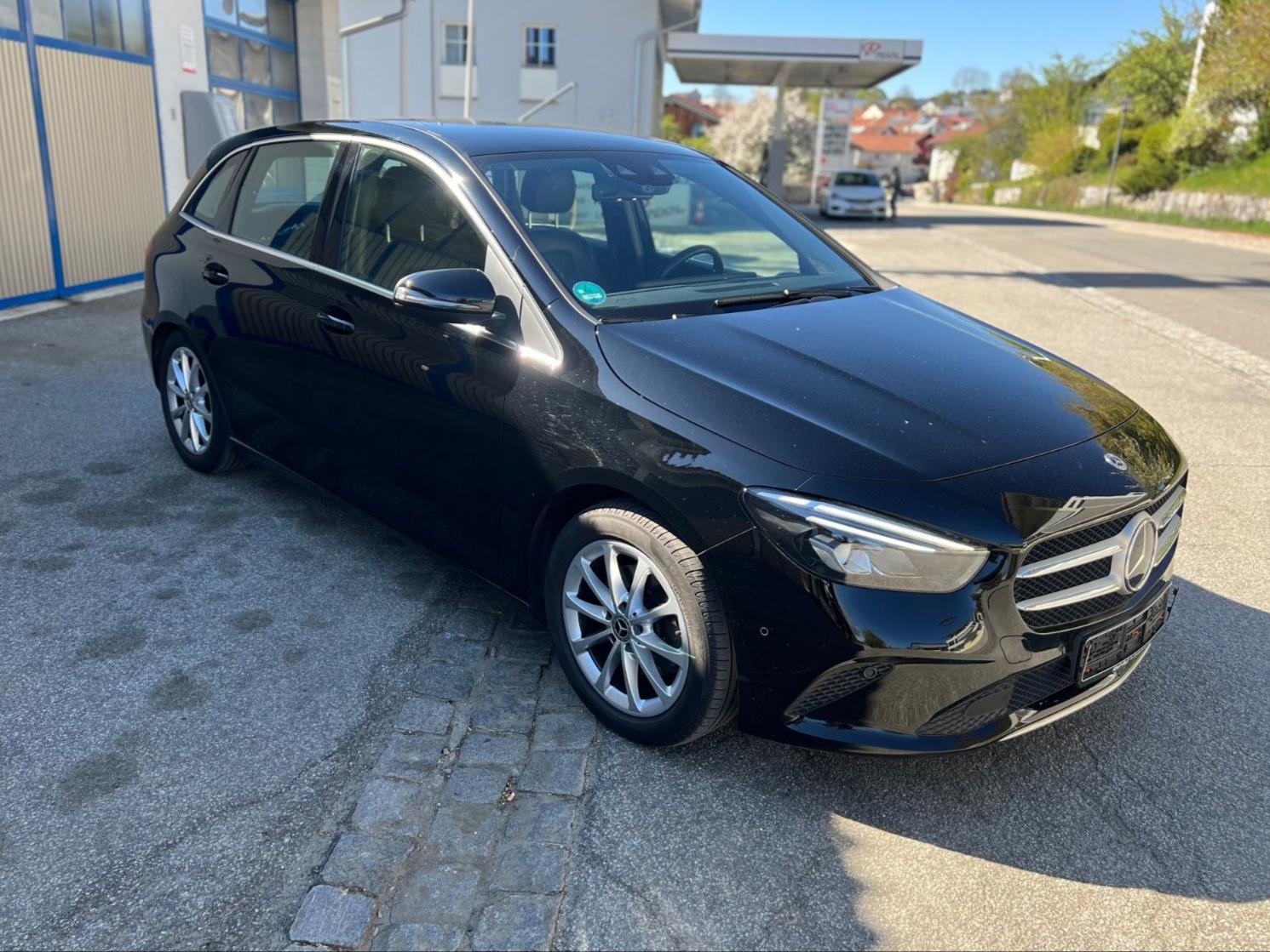Mercedes-Benz B 200d LED| AHK| ACC| Kam|Widescreen| ParkAssis