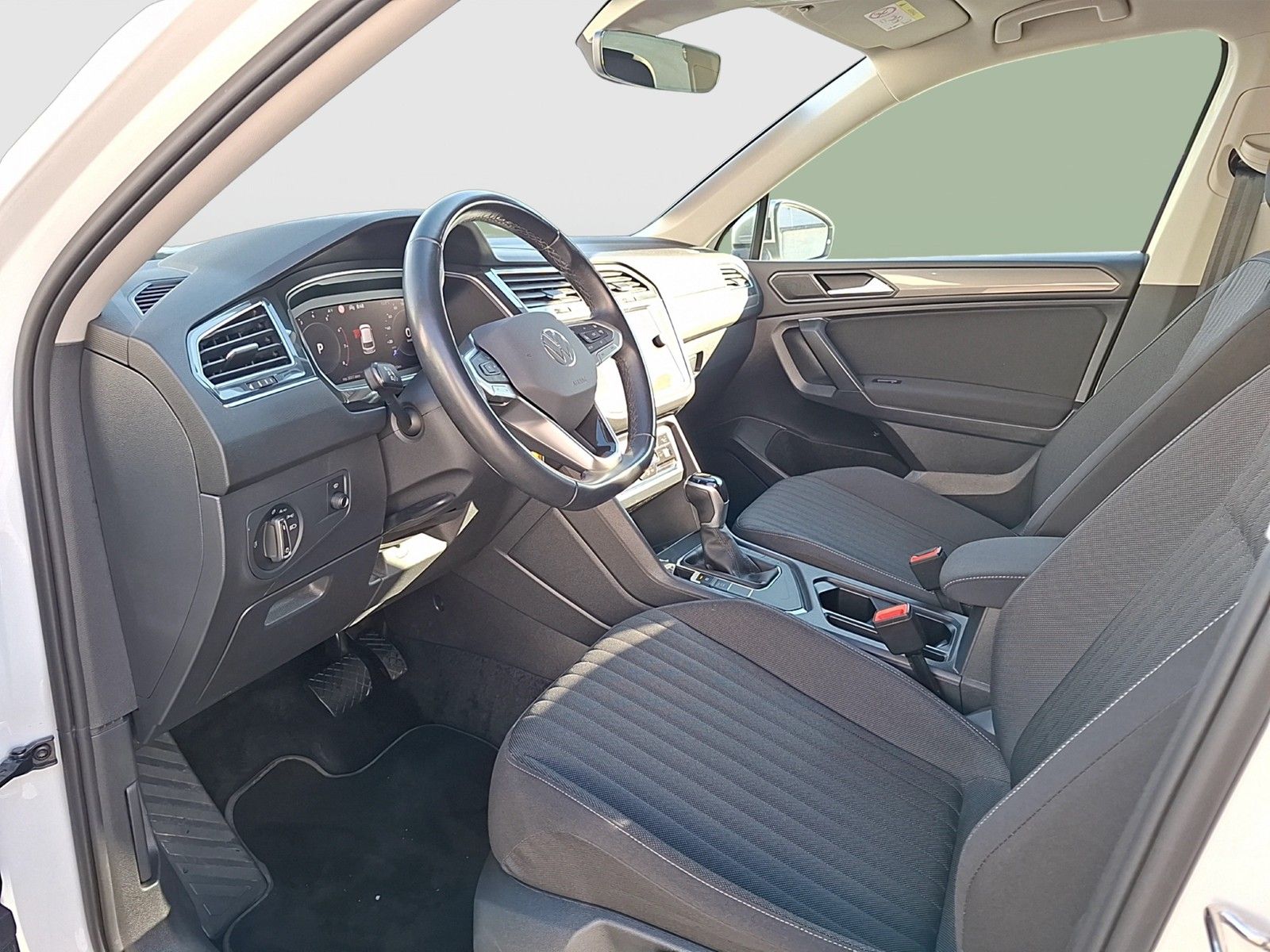 Fahrzeugabbildung Volkswagen Tiguan Allspace TSI Life DSG 7-Si LED Navi VC HU