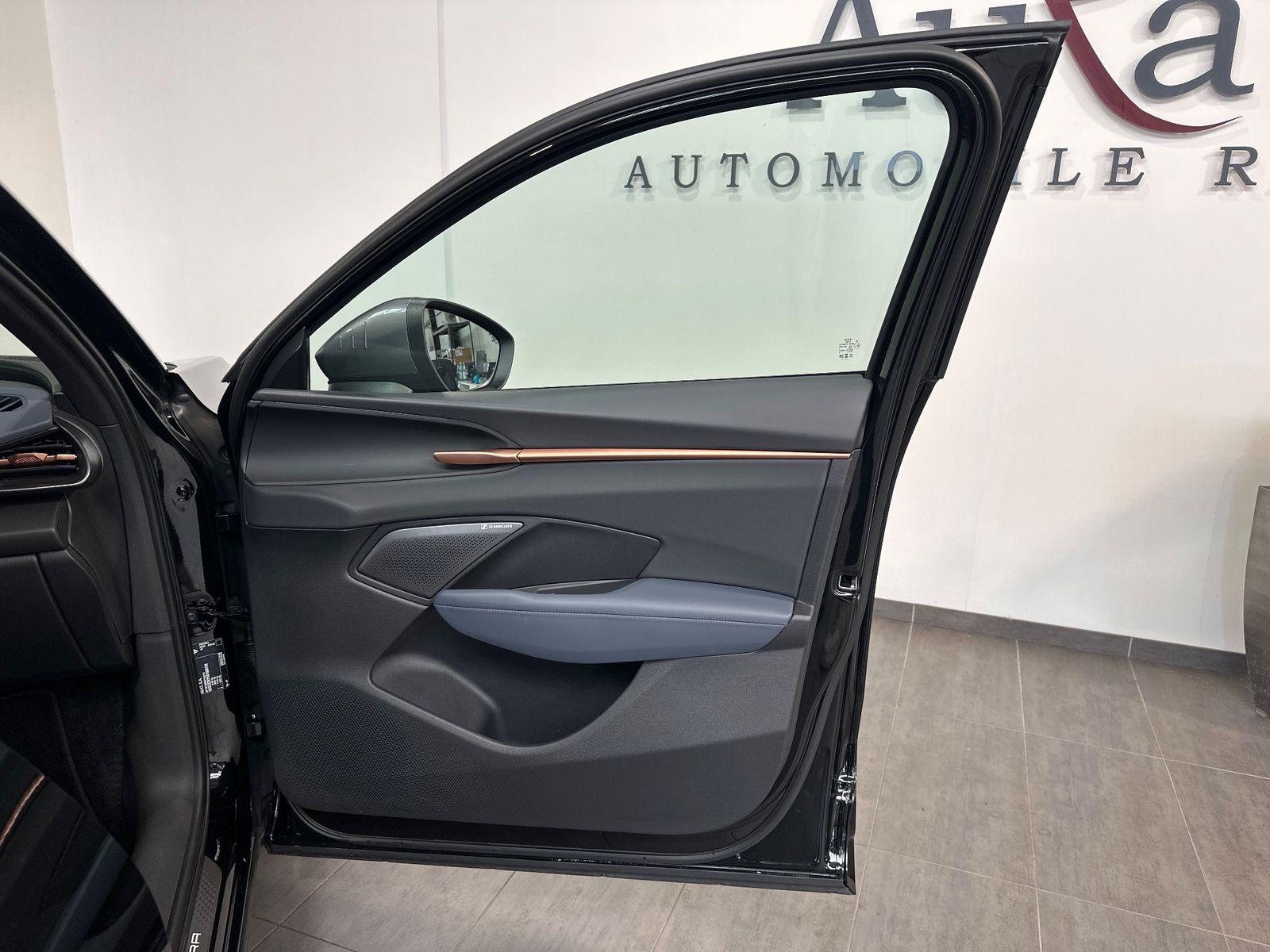 Fahrzeugabbildung CUPRA Terramar 1.5 eTSI DSG NAV+LED+AHK+HUD+KAM+SHZ