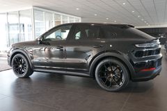 PORSCHE Cayenne GTS Coupé | Leichtbau Sport-Paket PORSCHE Cayenne GTS Coupé | Leichtbau Sport-Paket