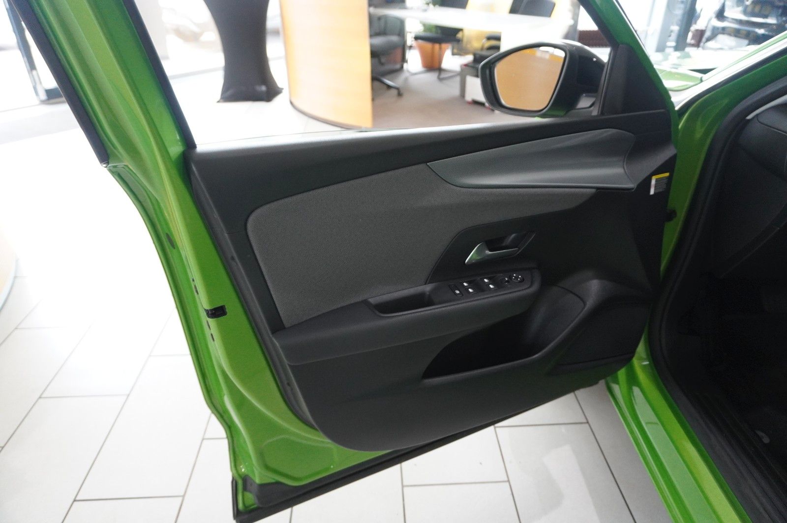 Fahrzeugabbildung Opel Mokka-e EDITION 3-PHASIG NAVI/LED/KAMERA/SH/DAB+