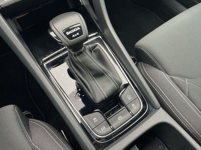 Skoda Karoq 2.0 TDI DSG 4x4 Sportline MATRIX AHK NAVI