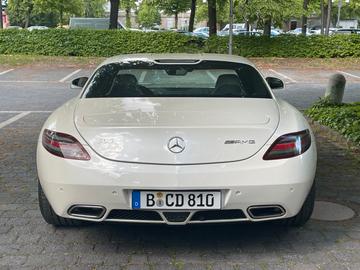 2010 Mercedes-BENZ SLS AMG — фото 4