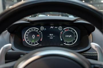 2022 Aston Martin DBX — миниатюра 39