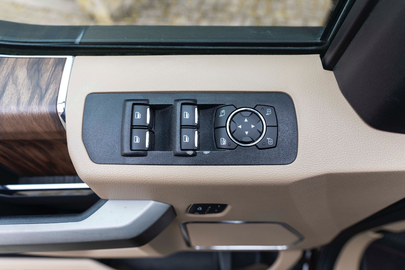 Fahrzeugabbildung Ford F 150 LARIAT 5.0L B&O AHK TOTW 360° PANO SHZ/K