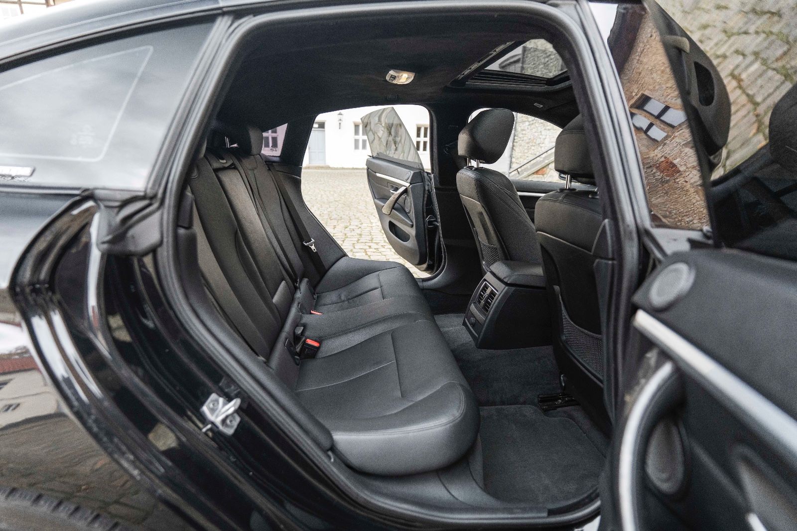 Fahrzeugabbildung BMW 440I M-Performance HUD H&K LED CARPLAY KAM REMUS