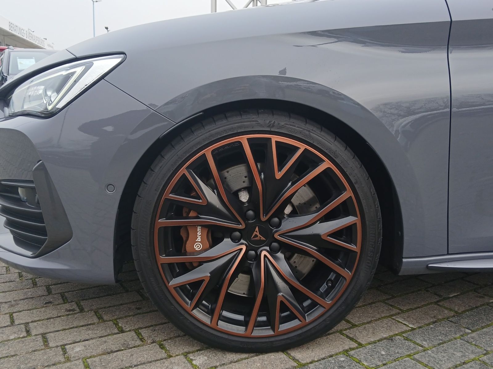 Fahrzeugabbildung CUPRA Leon ST VZ CUP 4Drive LED Navi ACC AHK BREMBO
