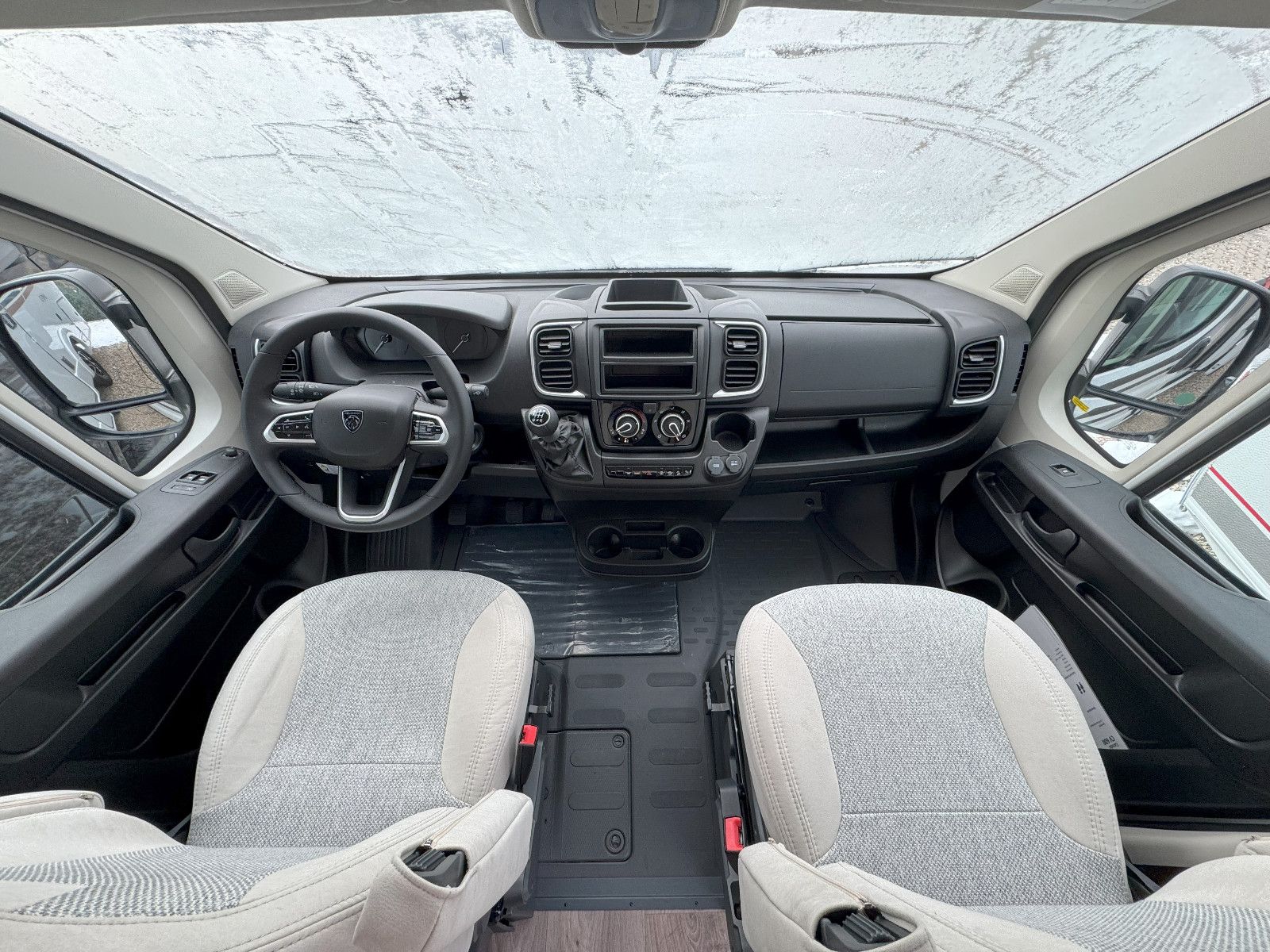 Fahrzeugabbildung Carado CV 600 Entry - 5.702€ Sparen!