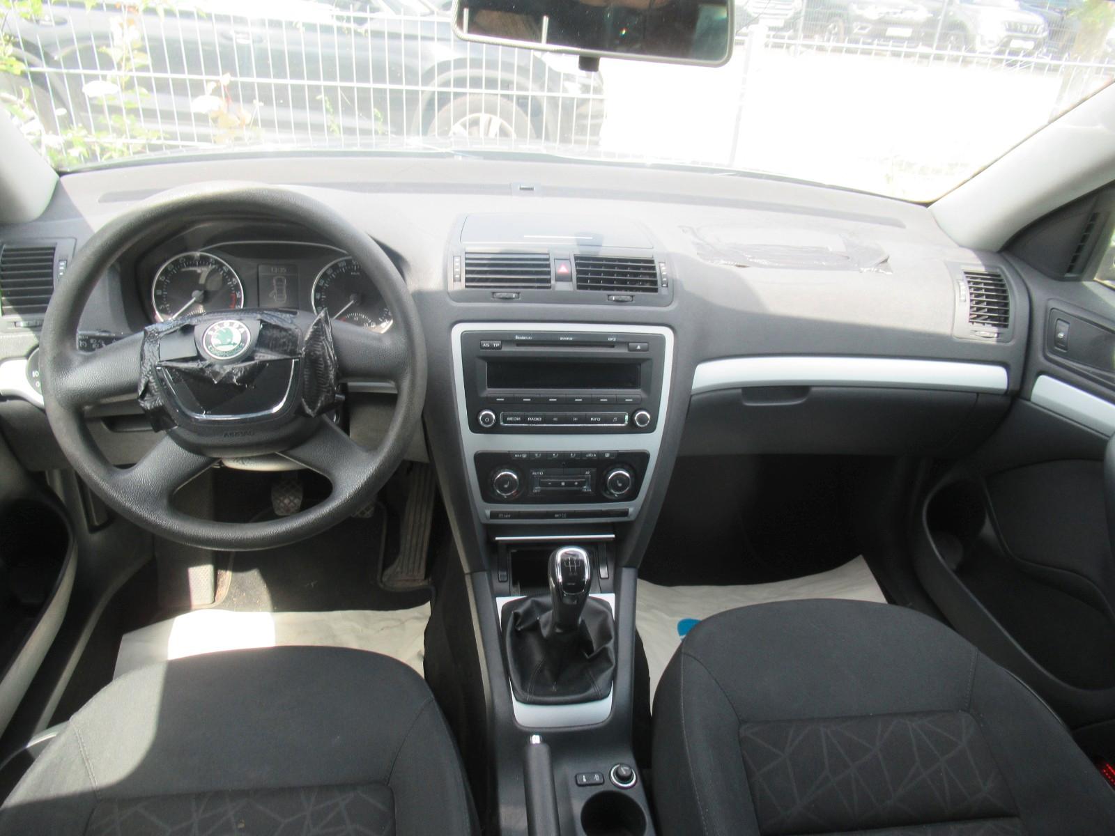 Skoda Octavia 2011 — photo 15