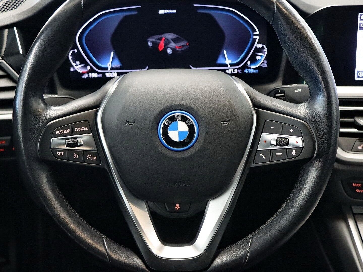 BMW 330e Advantage Head-Up, Kamera foto 11