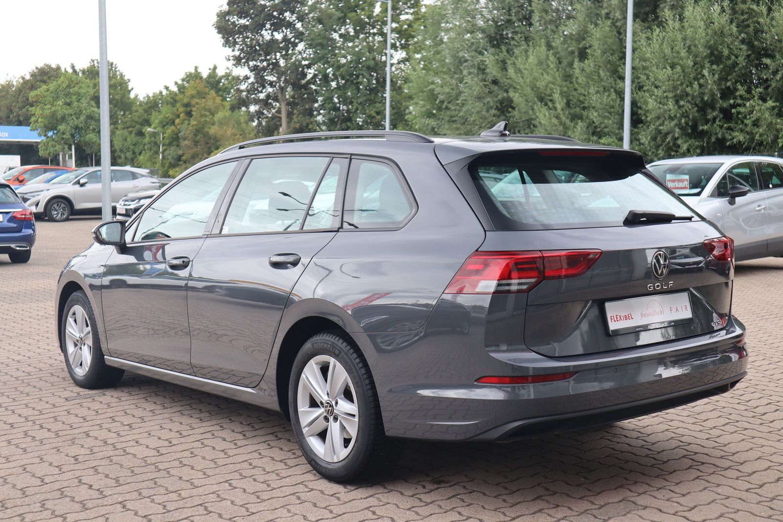 Volkswagen Golf VIII Variant 1.5 eTSI DSG Life LED Navi ACC imagem 3