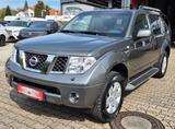 Nissan Pathfinder 2.5 dCi Elegance 7 Sitzer Top - graue Nissan Pathfinder