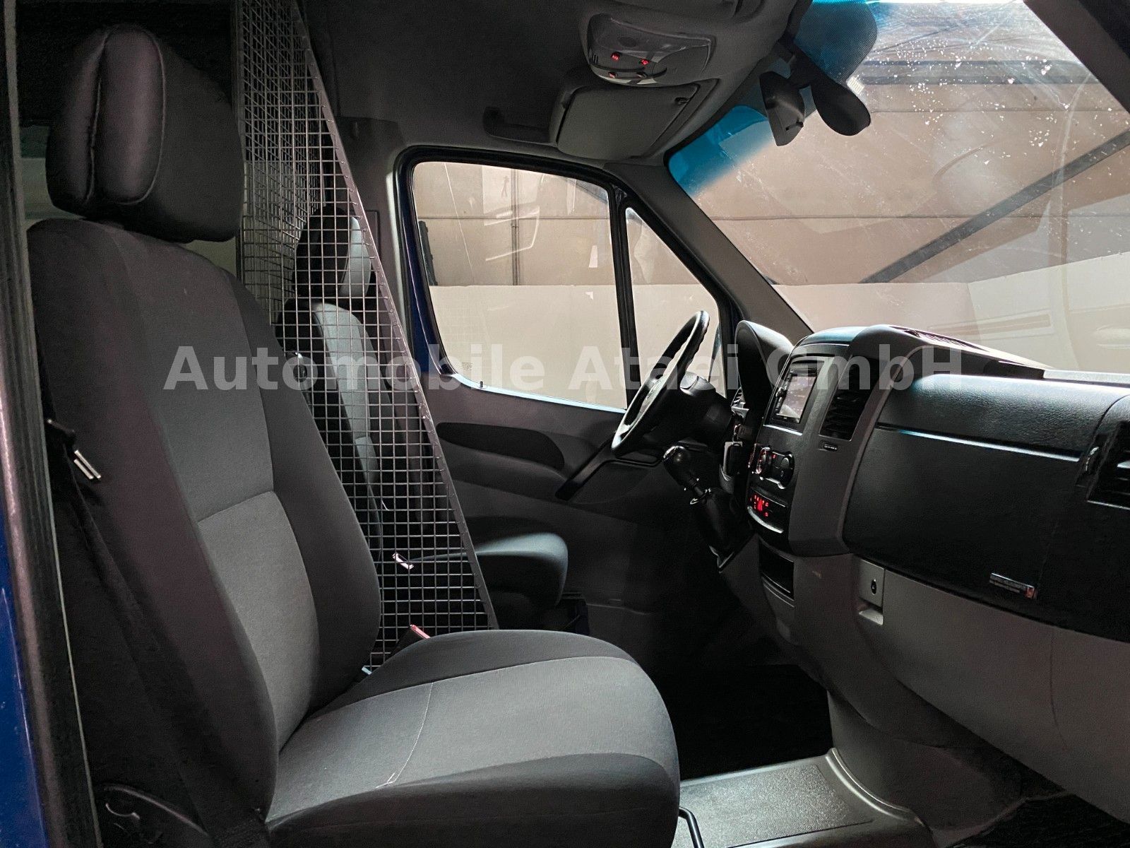 Fahrzeugabbildung Volkswagen Crafter Kombi 35 *Rollstuhl-Lift* KAMERA (0903)