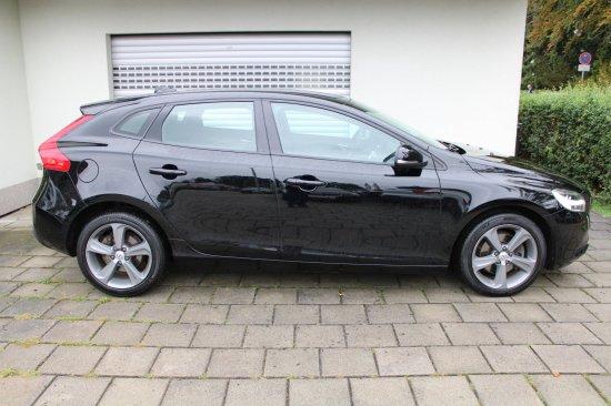 Volvo V40 T2 Momentum  LED Navigation Klimaautomatik P