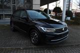 Volkswagen Tiguan Life~NAVI~ KAMERA~ ALCANTARA~ MASSAGESITZ - Volkswagen Gebrauchtwagen in Wiesbaden