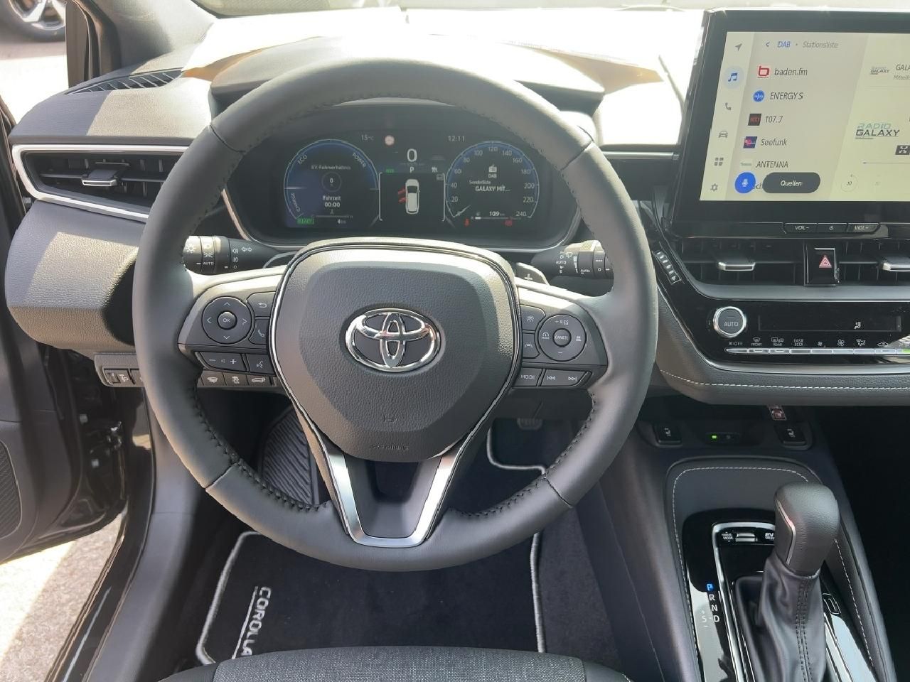Fahrzeugabbildung Toyota Corolla TS Hyb. Teamplayer + Technik Paket TS