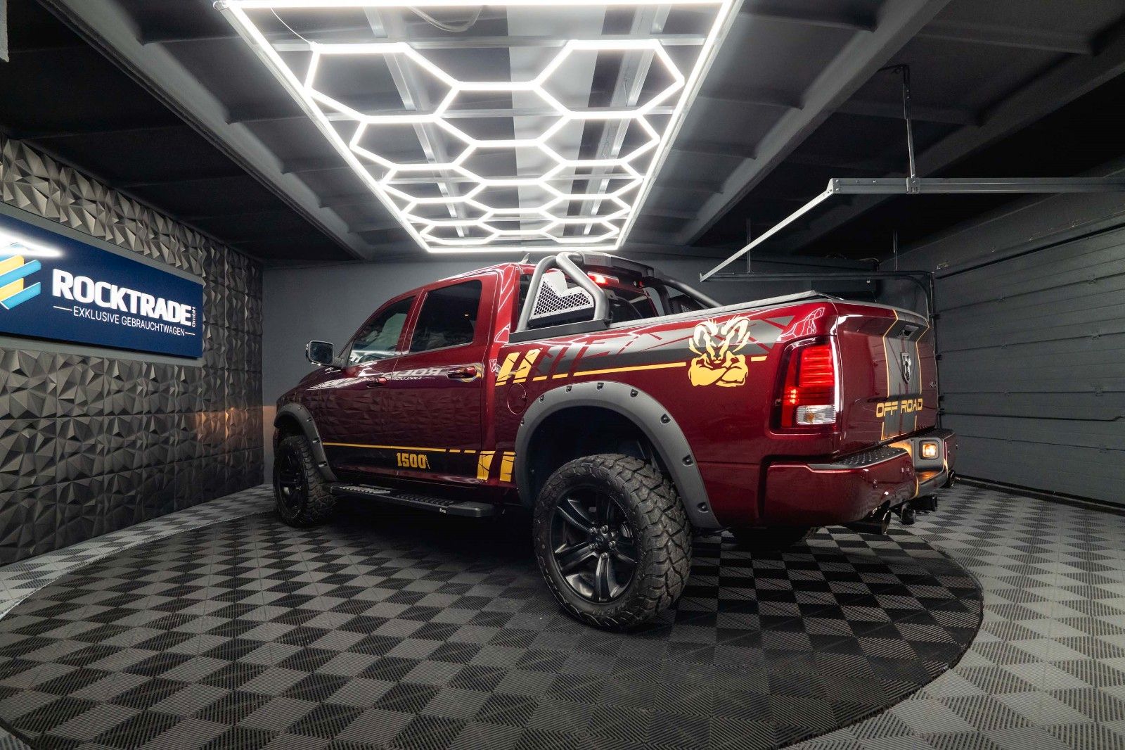 Fahrzeugabbildung Dodge RAM 5.7 V8 HEMI 4x4 OFFROAD Night-Paket *LED*AHK
