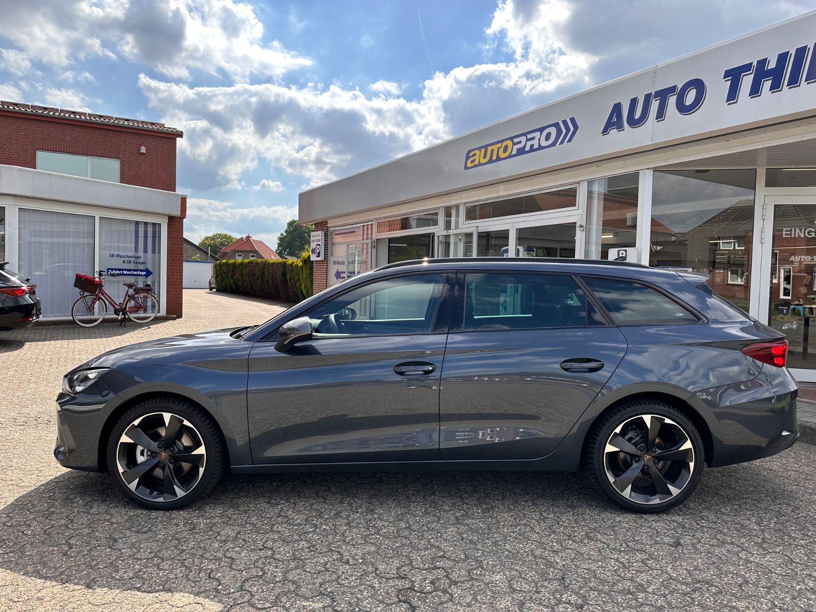 Fahrzeugabbildung CUPRA Leon Sportstourer 2.0 TDI DSG GJR/AHK/ACC/LED