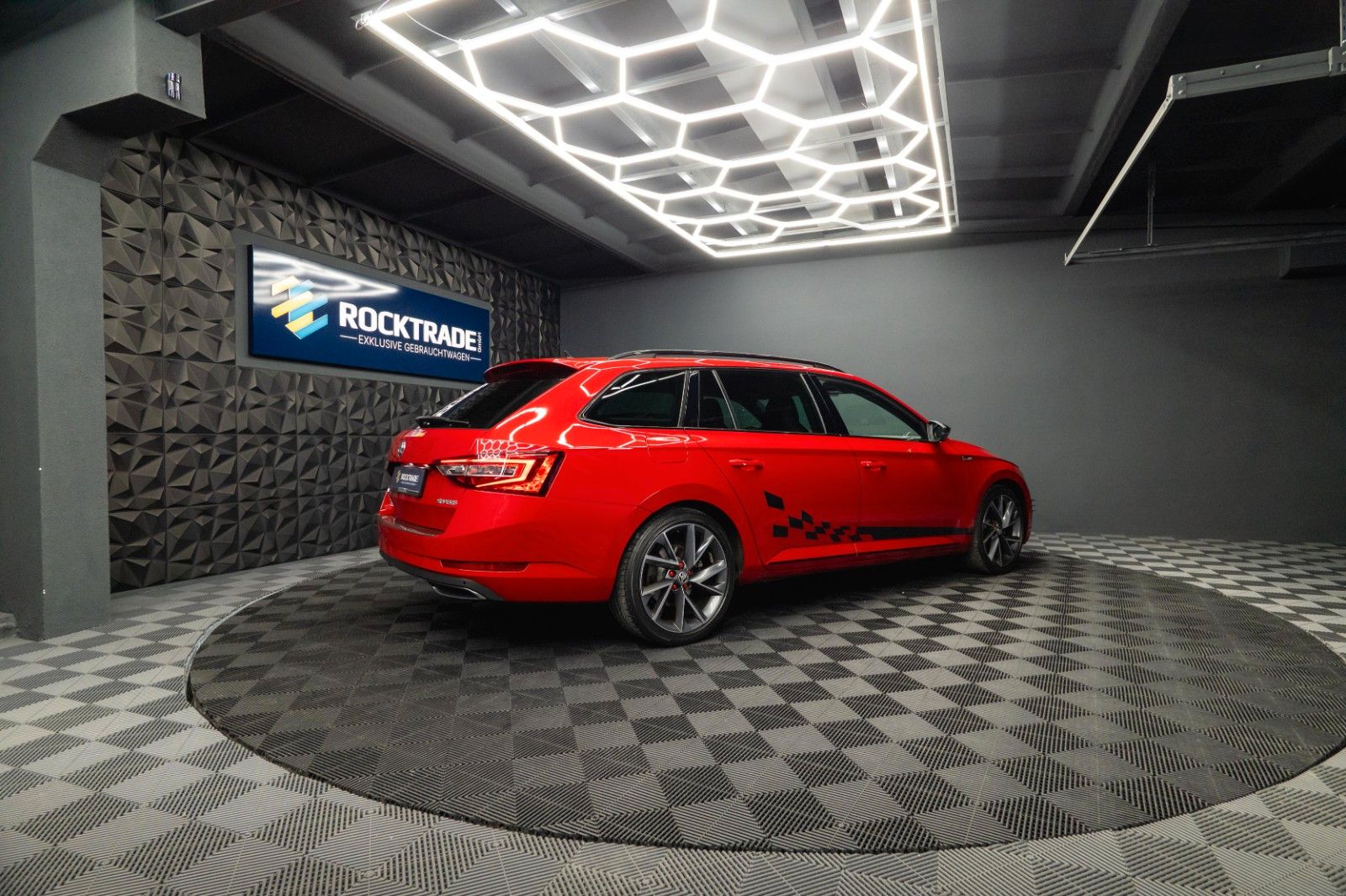 Fahrzeugabbildung SKODA Superb 1.8 TSI Combi Sportline | DAB | Alcantara