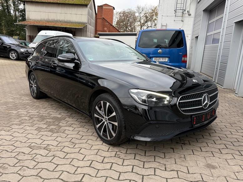 Mercedes-Benz E 300 de +Navigation+Kamera+Leder+AHK+8xLM