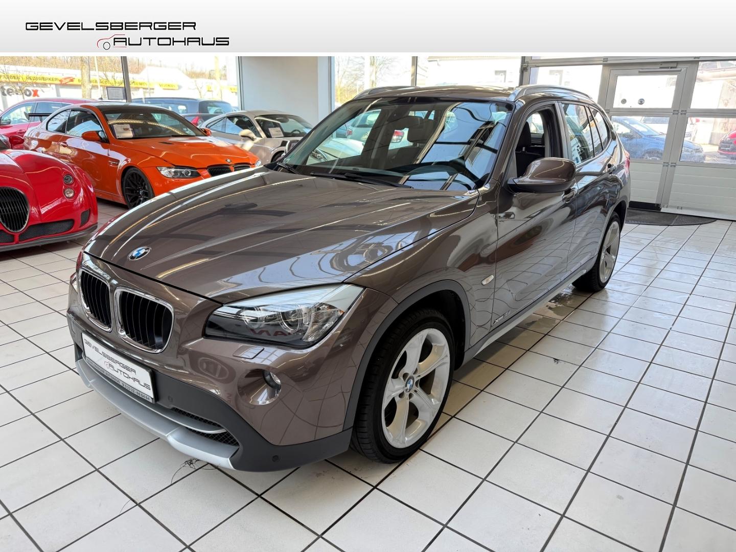 BMW X1 18 d xDrive Scheckheft Panorama Navi Soundsys