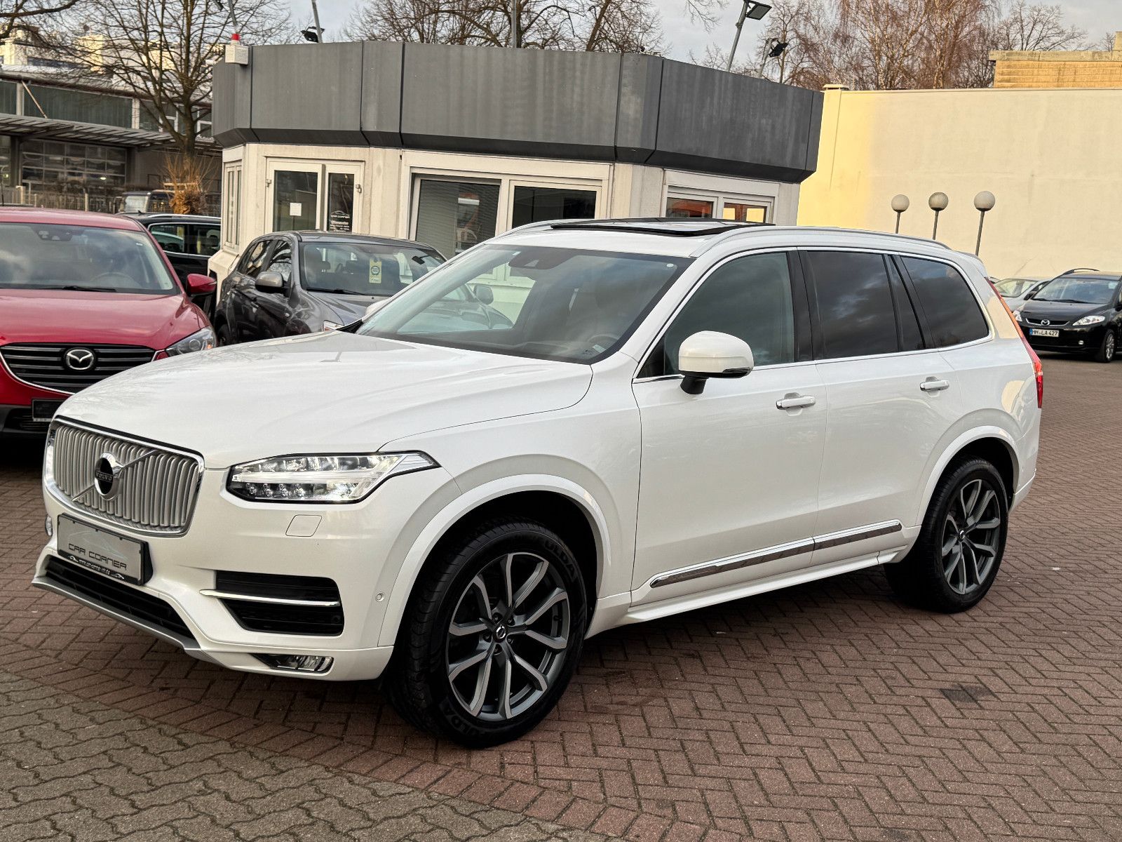 Fahrzeugabbildung Volvo XC90 INSCRIPTION AWD PANO HUD SITZKLIMA MEMORY