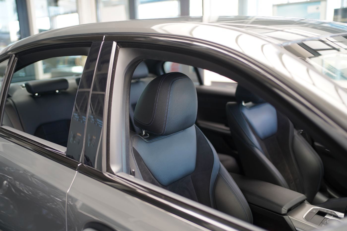 Fahrzeugabbildung BMW 320i xDrive M Sport Parkassist+AHK+HiFi+Alarmanl