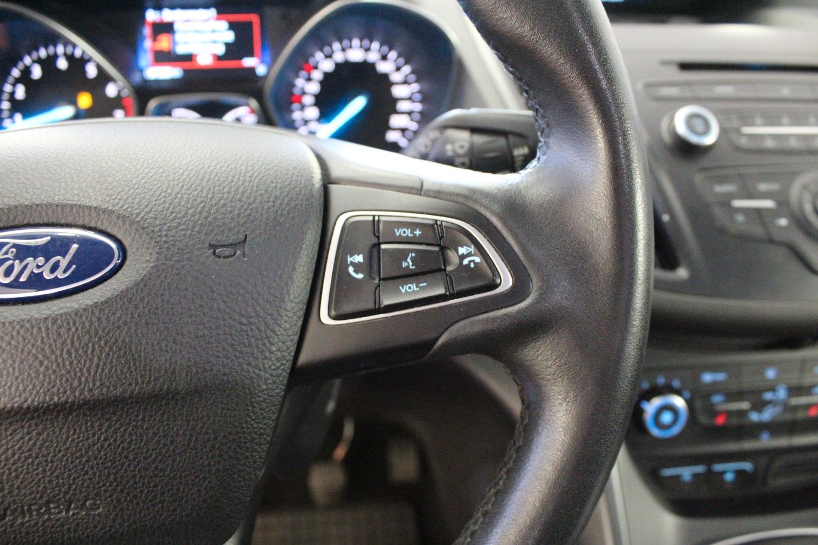 Fahrzeugabbildung Ford Kuga 1,5 Trend 4x2 Gewerbespecial