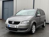 Volkswagen Touran Freestyle*TOP-ZUSTAND*SHZ*KLIMA*GARANTIE - gebrauchte VW Touran aus dem Jahr 2009