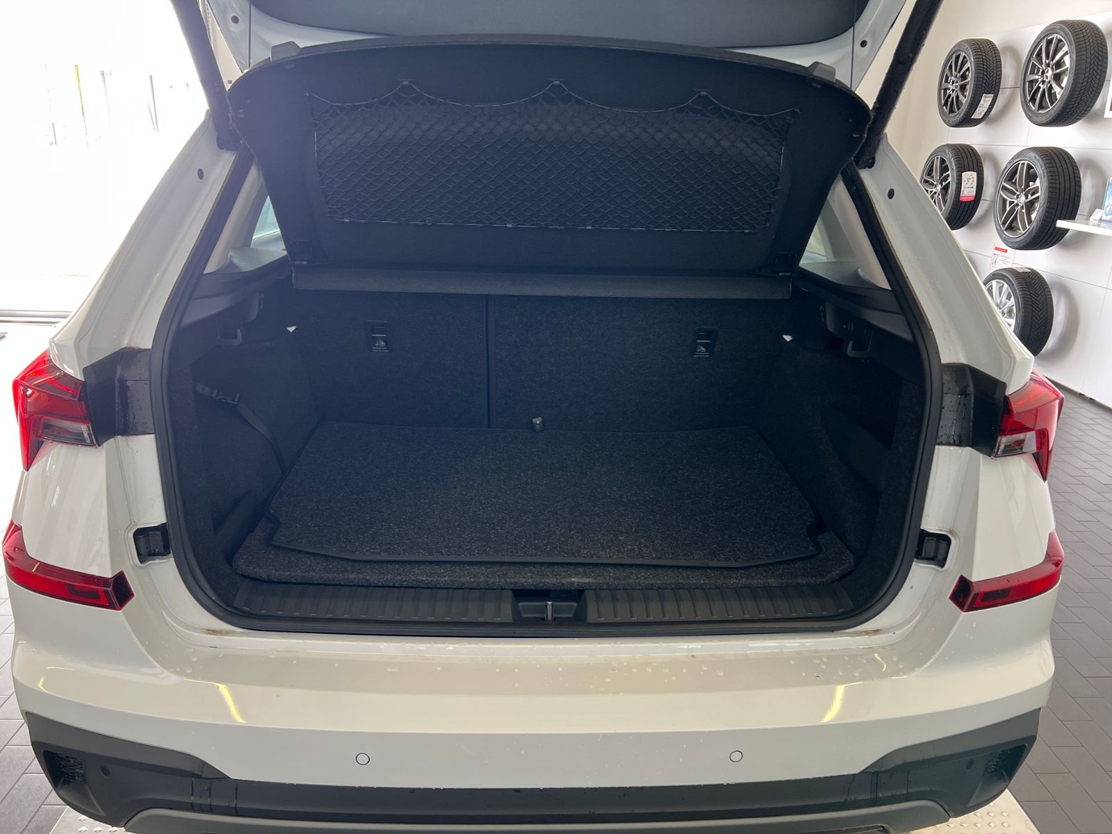 Fahrzeugabbildung SKODA Kamiq Tour 1.5 TSI DSG *Matrix-LED, Frontscheibe