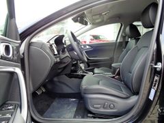 KIA Ceed Sportswagon 1.6 Plug-in Hybrid Platinum KIA Ceed Sportswagon 1.6 Plug-in Hybrid Platinum