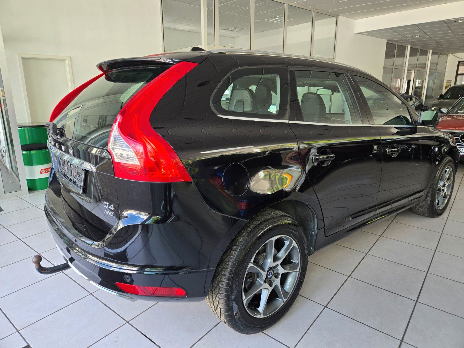 Fahrzeugabbildung Volvo XC60* D4 AWD, Ocean Race AWD