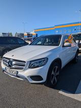 Mercedes-Benz GLC 300 4MATIC Autom. -360/Panoramic - Mercedes-Benz GLC 300: Von Privat