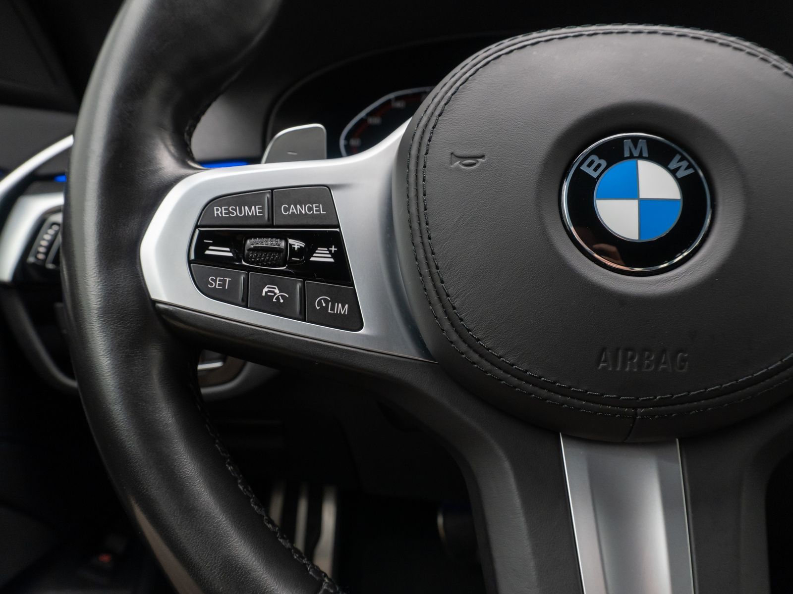 Fahrzeugabbildung BMW 530i M Sport Stop&Go Alarm DAB Komfort HiFi 18"