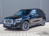 BMW iX1 eDrive20 M Sport AHK Premium Pano Adap. LED - BMW iX1 in Stuttgart
