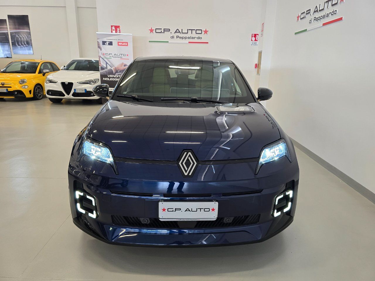 Renault Renault 5 E-Tech Iconic Cinq comfort ran imagem 2