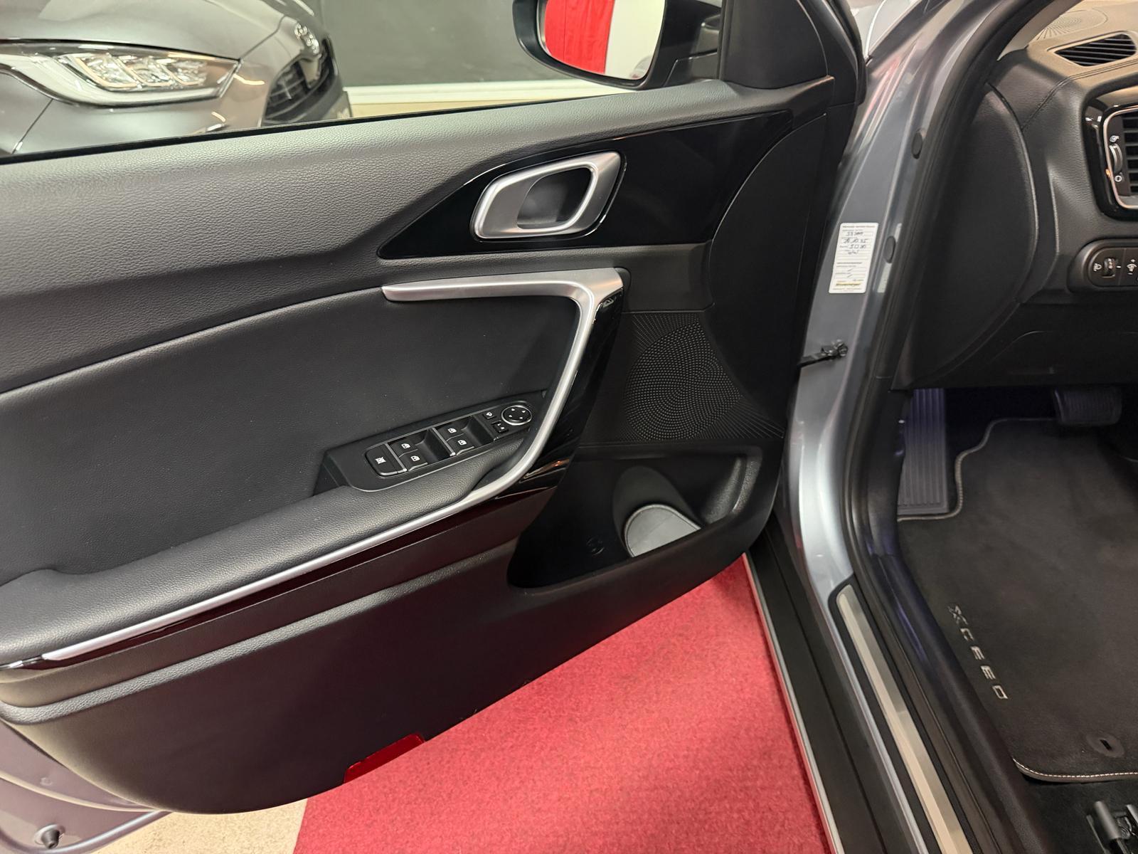 Kia XCeed Vision Plug-in Hybrid