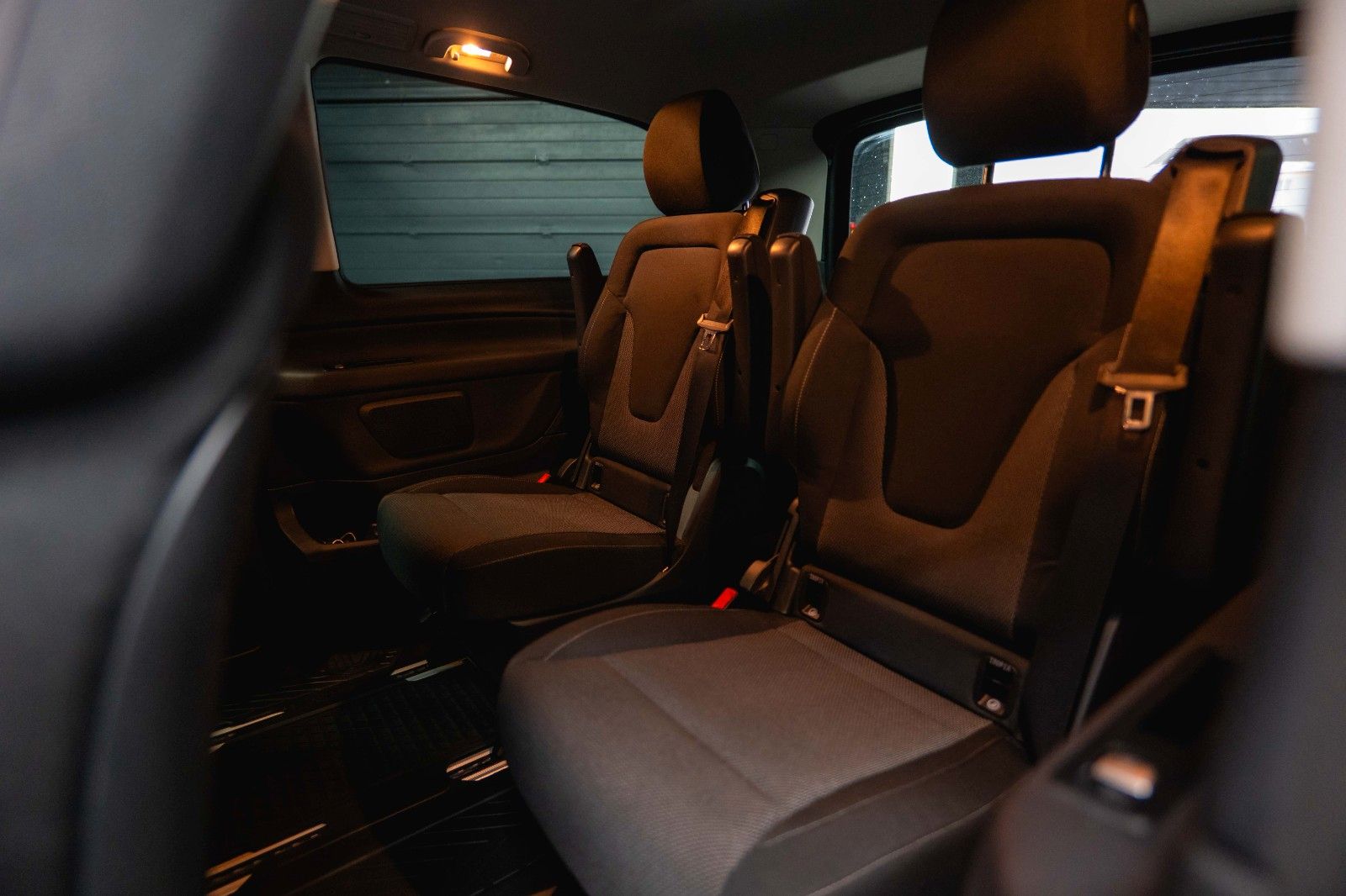 Fahrzeugabbildung Mercedes-Benz V 220 CDI EDITION Sport lang *ACC*DAB*6 Sitze*