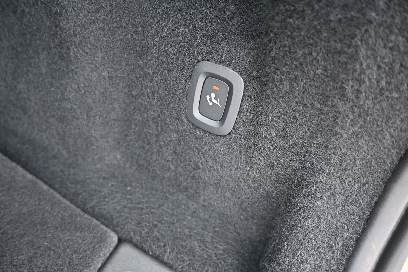 Fahrzeugabbildung Volvo XC60 T6 Inscription PHEV AWD*AHK*RFK*H&K*STHZG*