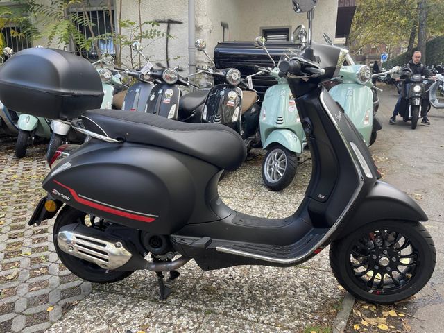 Vespa Primavera S 50 mit Topcase